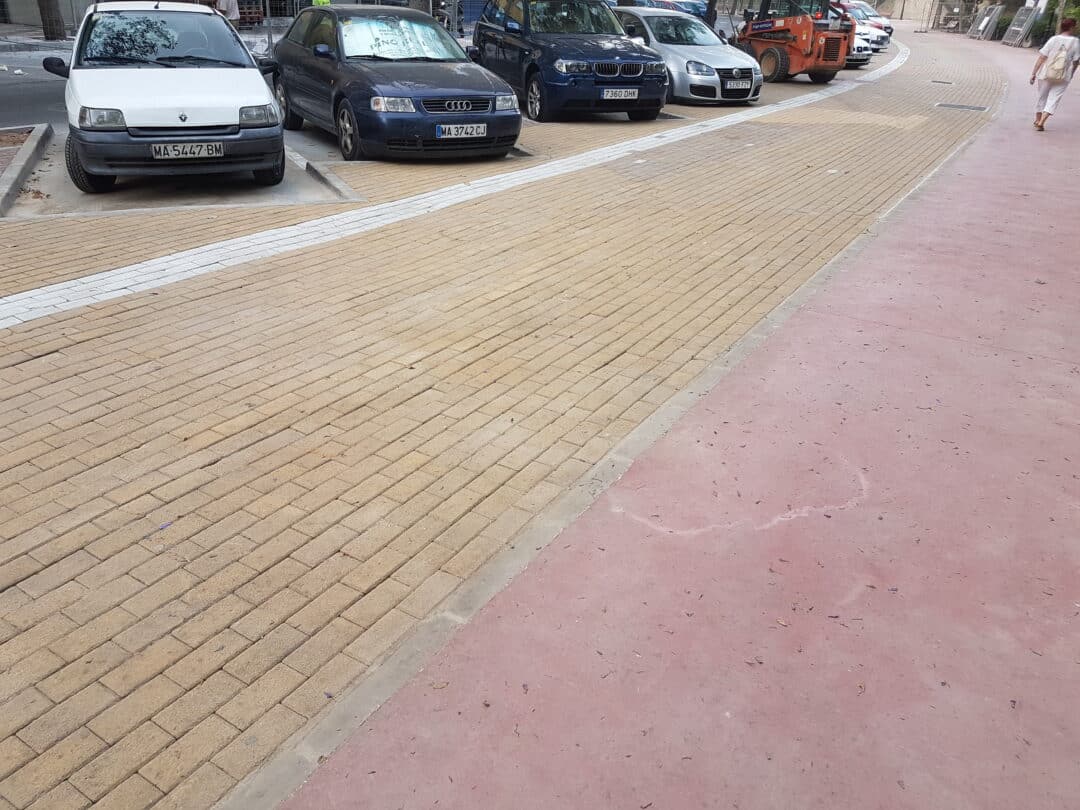 Reordenación de aparcamientos y carril bici en la Avda. Doctor Maíz Viñals, T.M. de Marbella (Málaga)